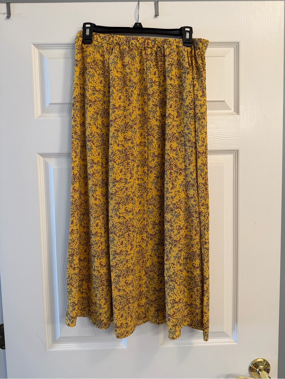 Max Studio Yellow Floral Button-Front Midi Skirt - Picture 5 of 5